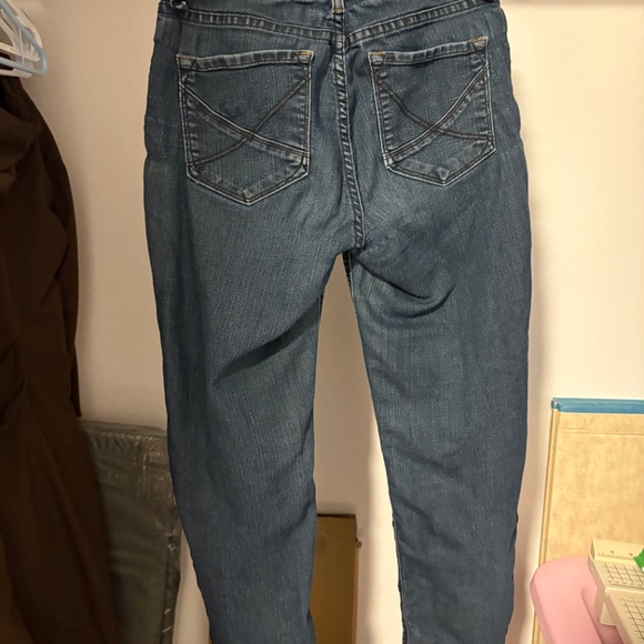 Women's petite jeans - Picture 2 of 3